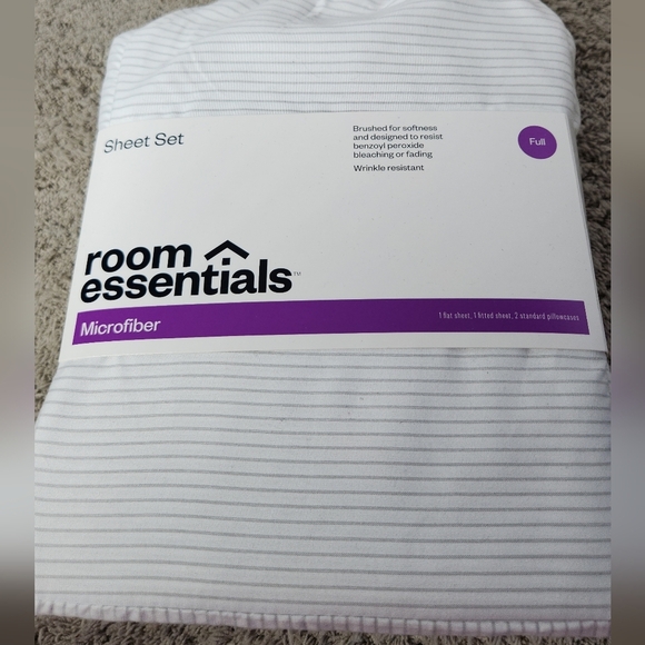 Room Essentials Sheet 4 Piece Set White Gray Stripes 100% Polyester Full Size - Picture 1 of 14